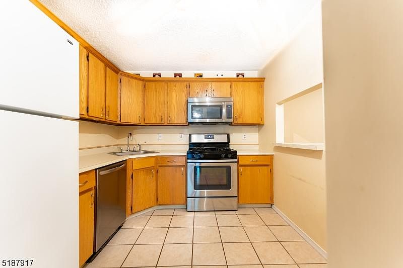 2nd image of 1310 Boxwood Dr
