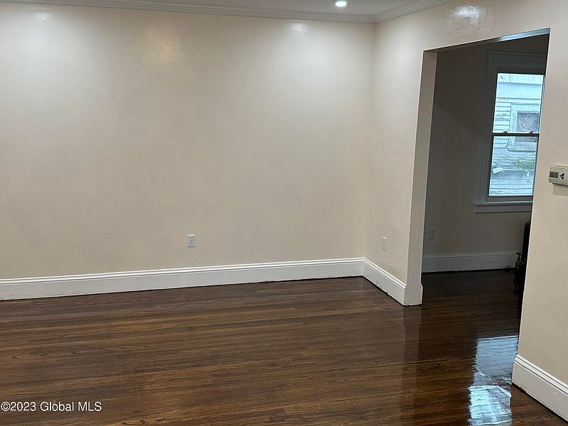 3rd image of 2237 Rose St Street
