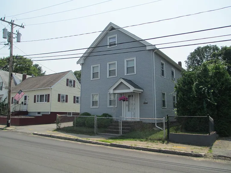 35 Plain St #2 — Photo 1