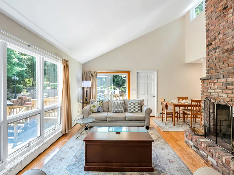 39 Brandywine Dr — Photo 5