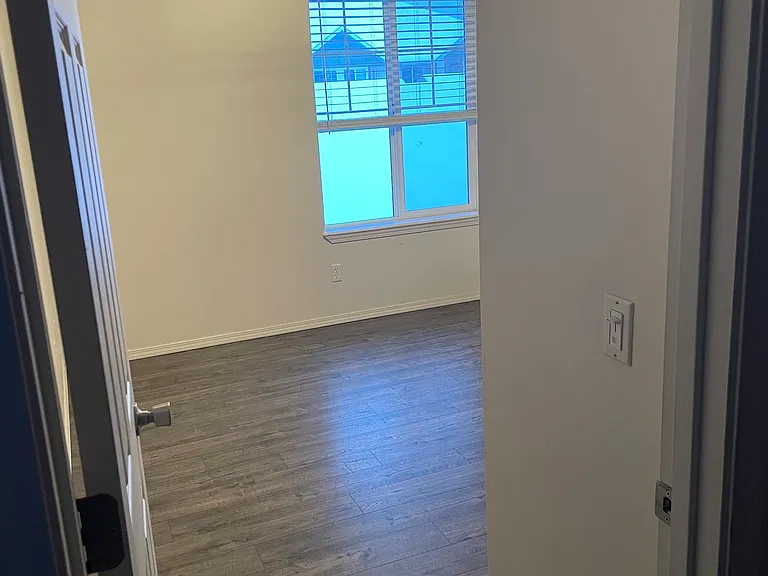 1094 Longbow Ln #E — Photo 12