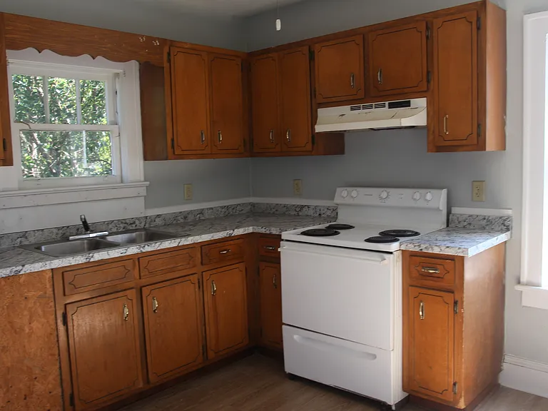 630 4th Ave #C — Photo 6