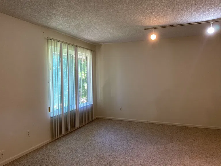 1705 Heatheridge Rd #I204 — Photo 17