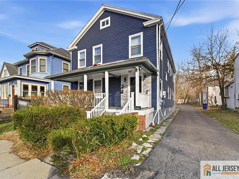 29 Grant St #1 — Photo 3