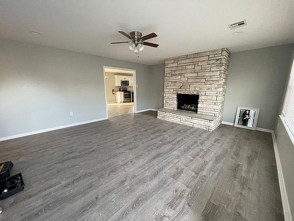 2nd image of 22 Lagoon Dr W