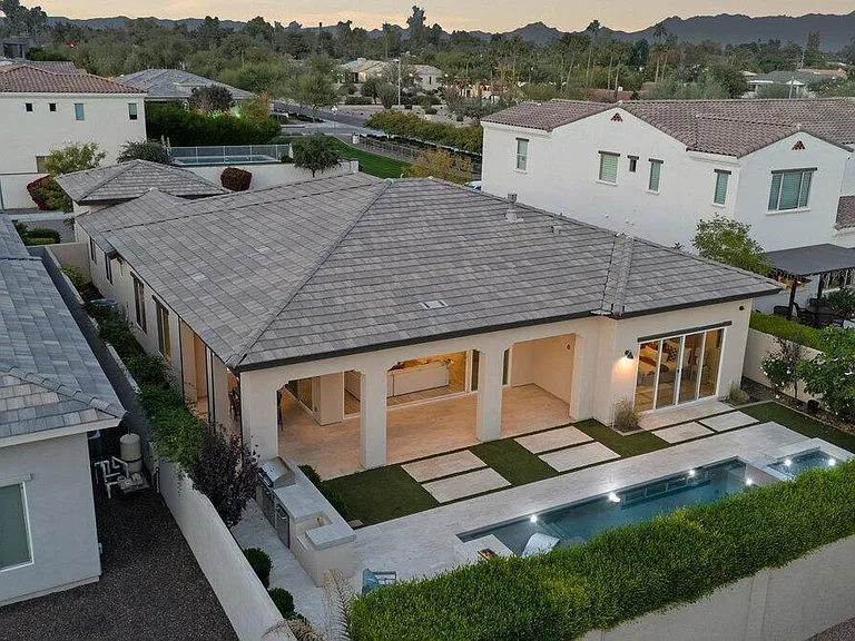 5543 E Beryl Ave — Photo 12