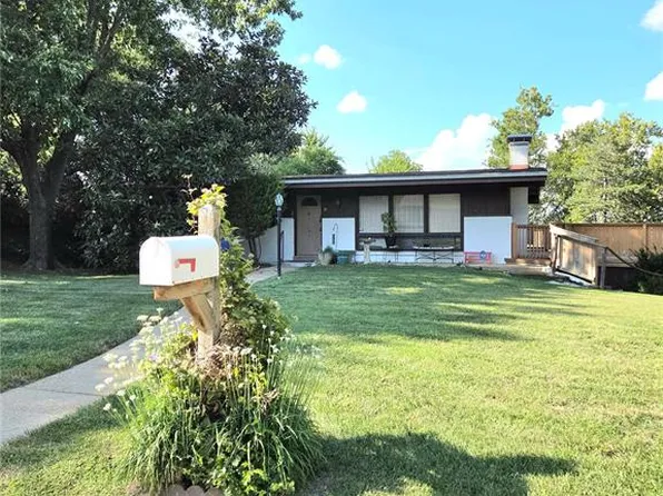 31 Fernwood Ln, Saint Louis, MO 63146
