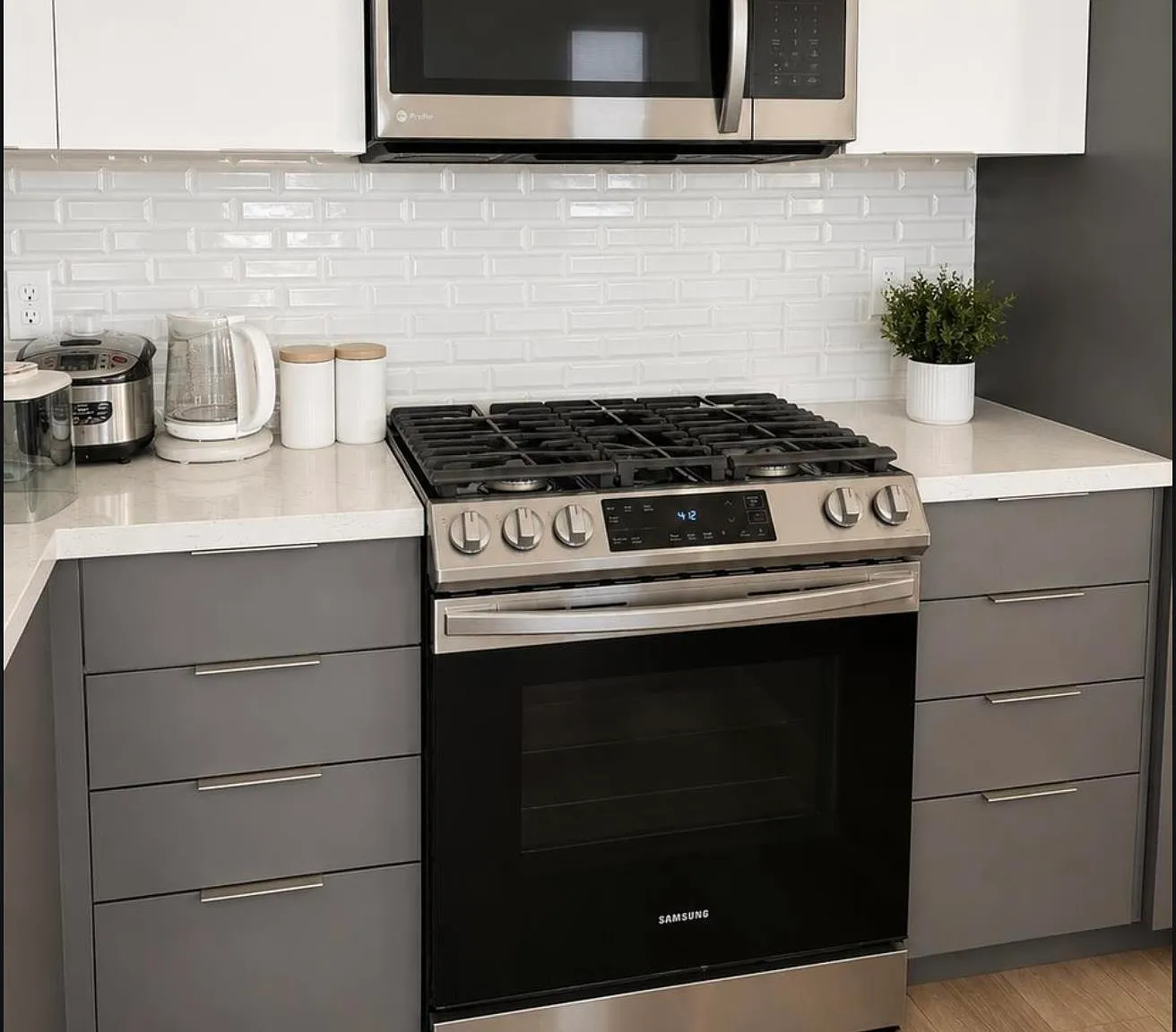 2 bed, 1049 sqft, $4,250 — Photo 4