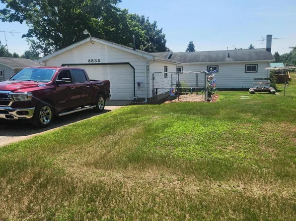 3838 Pine Trl, Sheridan, MI 48884