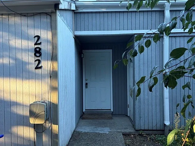 2 bed, 820 sqft, $1,375 — Photo 1