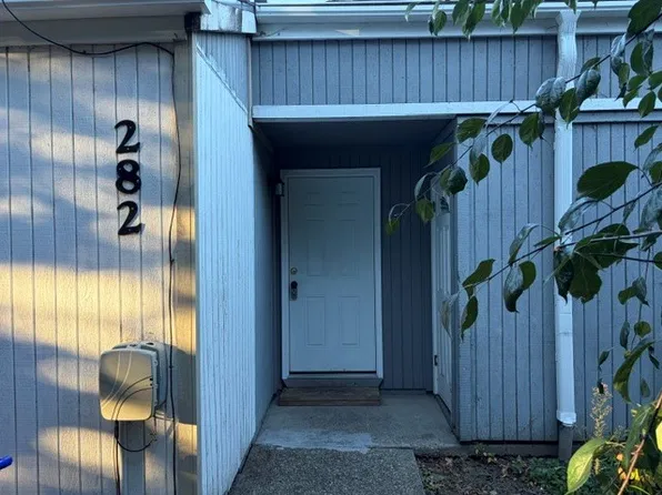 282 S Cherry Dr, Cornelius, OR 97113