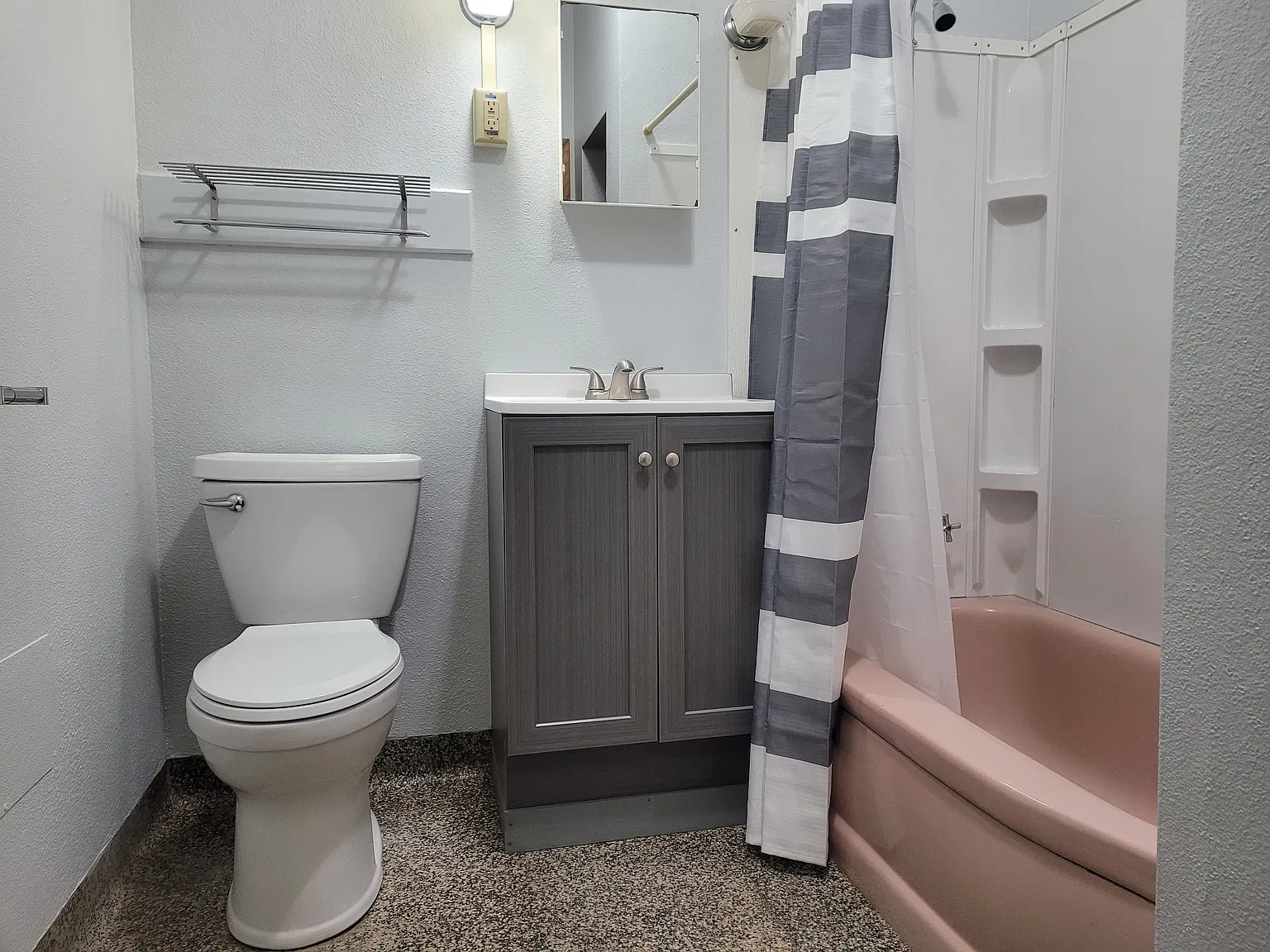 1 bed, 238 sqft, $840 — Photo 3
