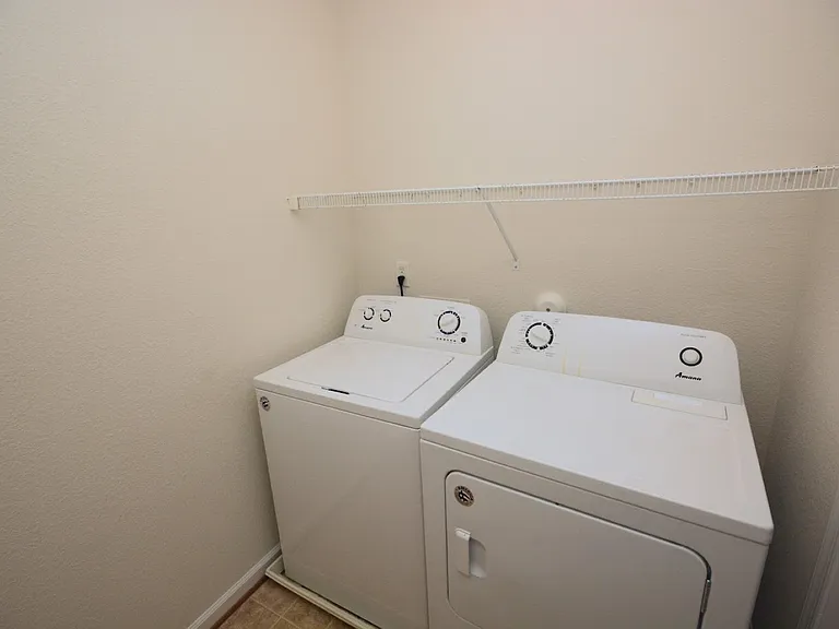 5062 Glen Canyon Dr — Photo 42