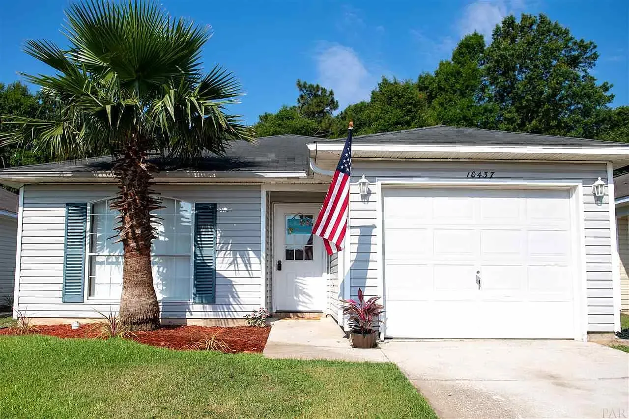 3 bed, 1352 sqft, $1,750 — Photo 2
