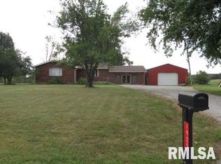 1925 Coffee Rd, Raleigh, IL 62977