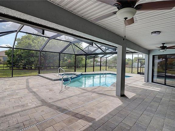 5th image of 1514 NE Van Loon Ln