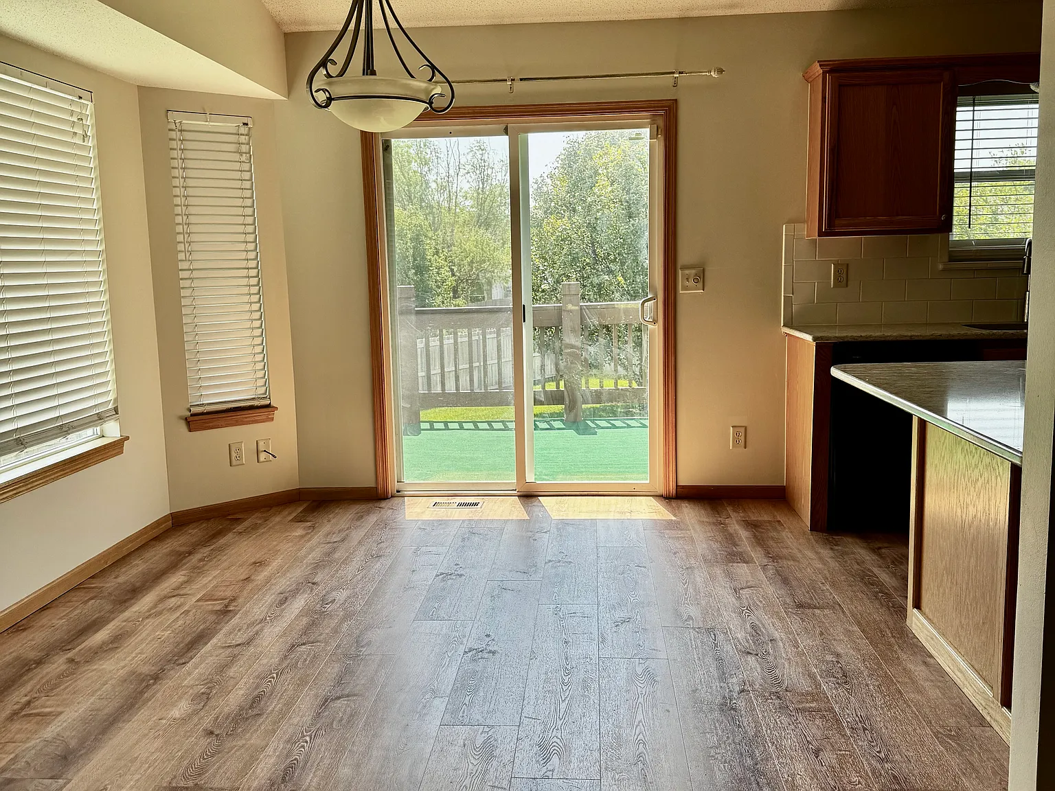 1807 N Buckthorn Ct — Photo 3