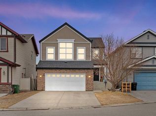 137 SW Copperleaf Bay SE, Calgary, AB T2Z0J2