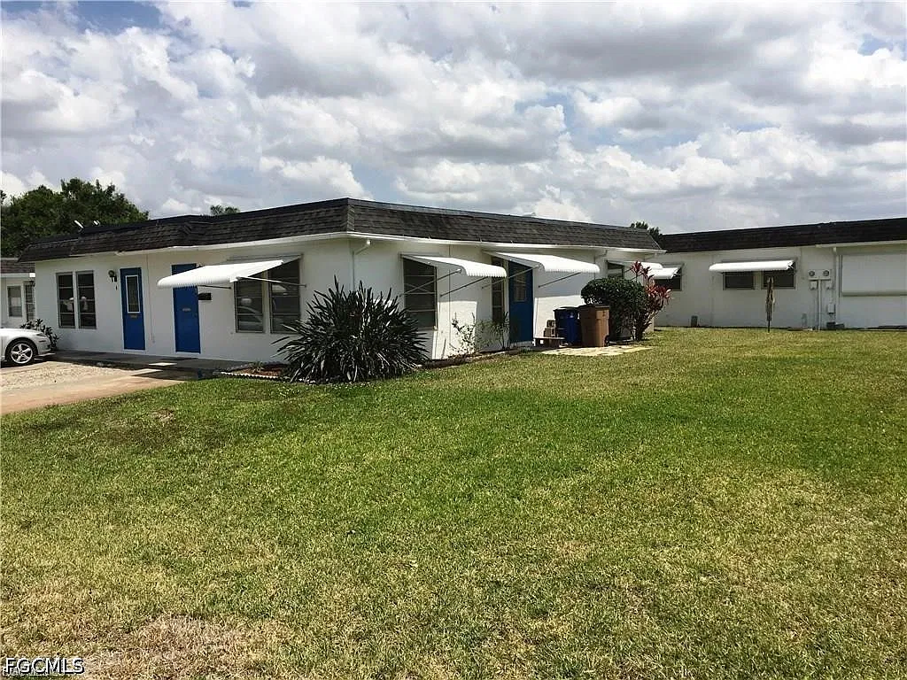 2 bed, 2.0 bath, 812 sqft, $1,100 — Photo 1
