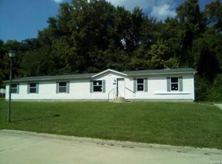 22 Brown Dr, Fairview Heights, IL 62208