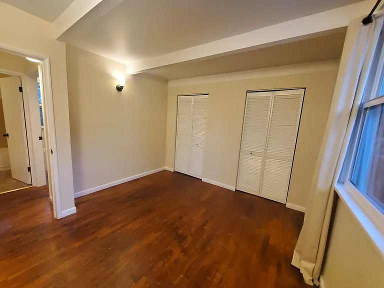 Apartment Availabile, near Children's Hospital and University of Washington — Photo 7