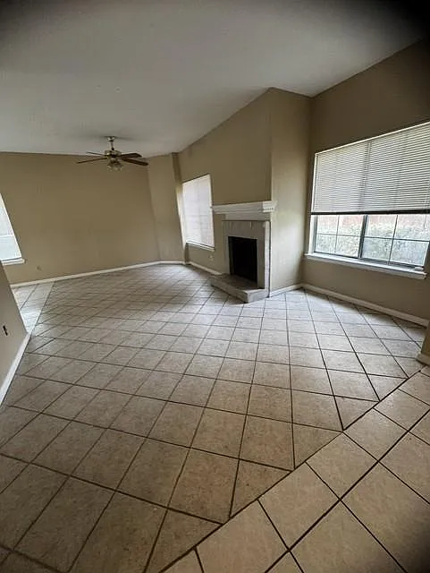 Building Photo - 8310 Wild Rose St #21C