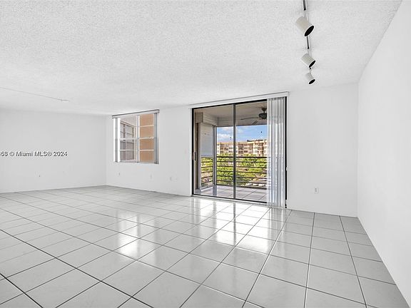 4th image of 1300 Saint Charles Pl APT 601