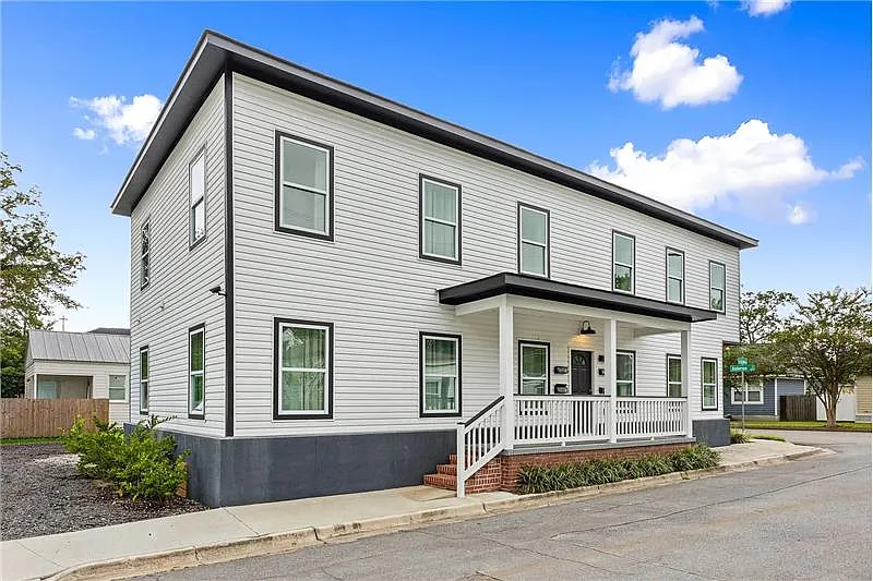 Building Photo - 637 E Anderson St #C