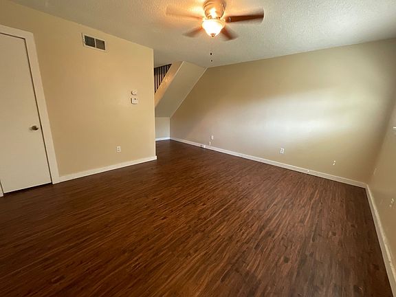 2nd image of 1116 S Elm St #C