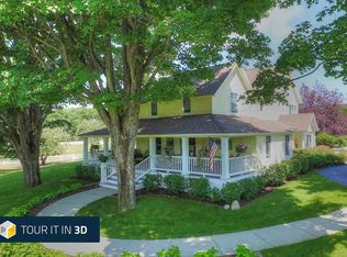 7459 S Lake Shore Dr, Harbor Springs, MI 49740