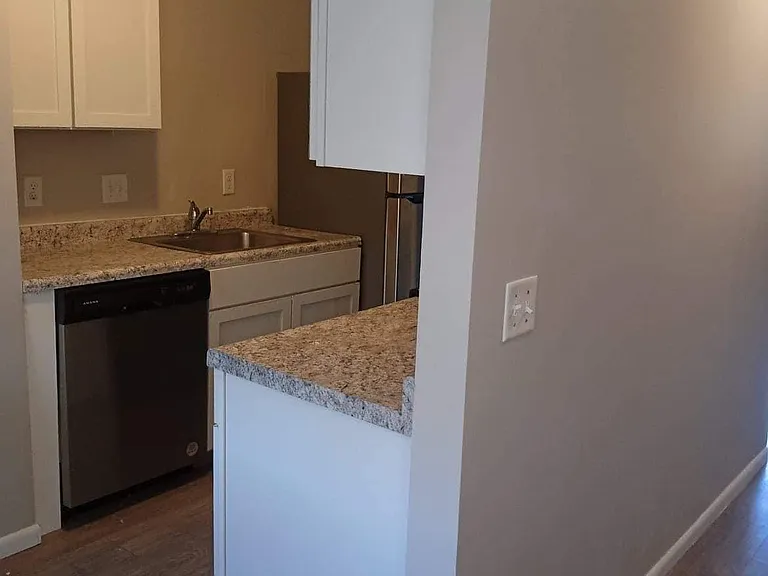 170 Bridlewood Dr — Photo 8