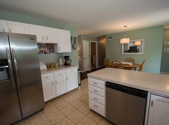 3rd image of 10585 Fenner Ln