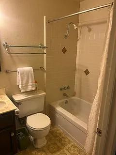 2 bed, 1.0 bath, 882 sqft, $1,725 — Photo 4