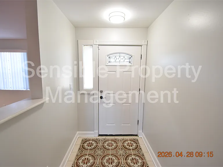 3223 W Wyoming Ave — Photo 2