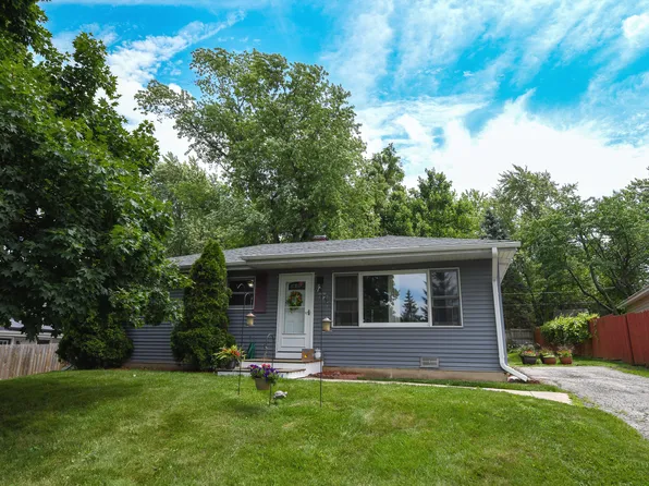 117 Fairfield Rd, Lindenhurst, IL 60046