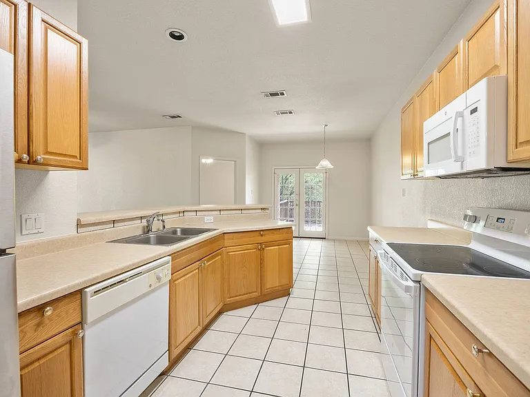 21513 Pershing Ave #A — Photo 7