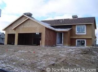 521 Lachman Cir NE, Saint Michael, MN 55376