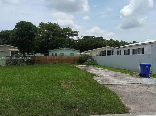 601 NW 215th Ave, Hollywood, FL 33029
