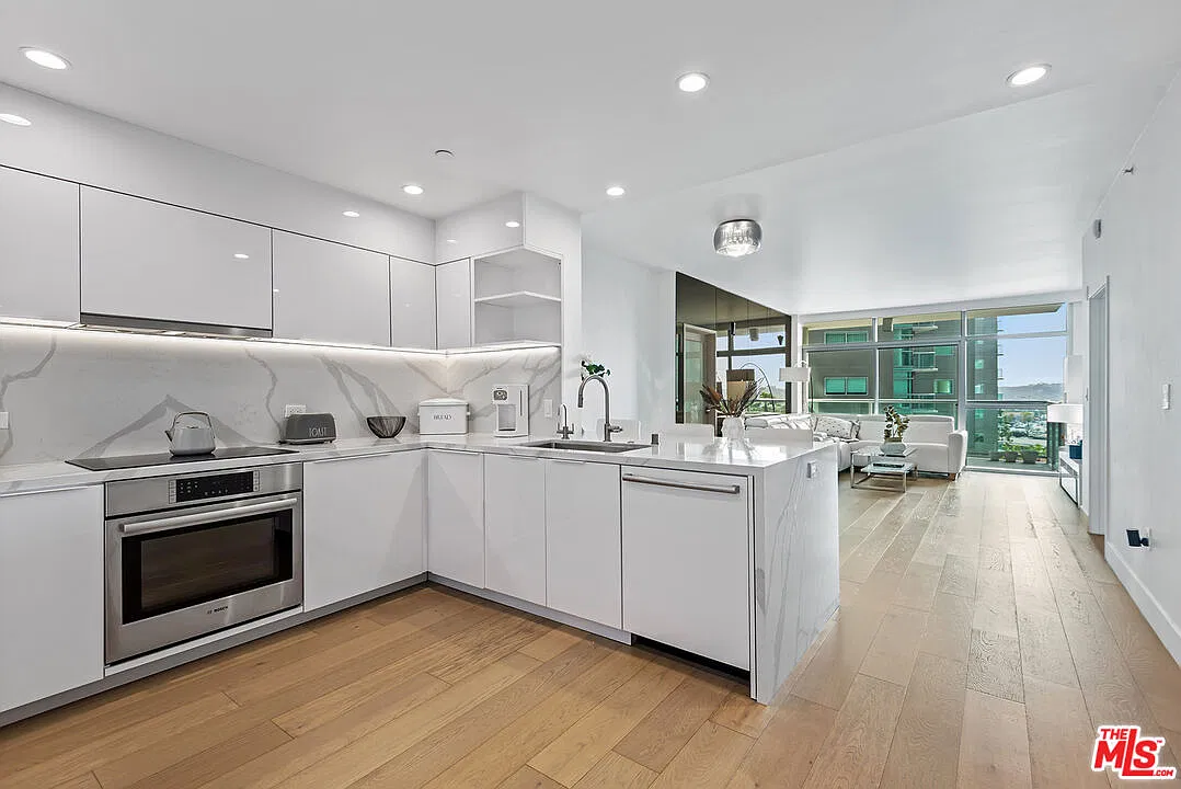 2 bed, 2.5 bath, 1431 sqft, $7,495 — Photo 1