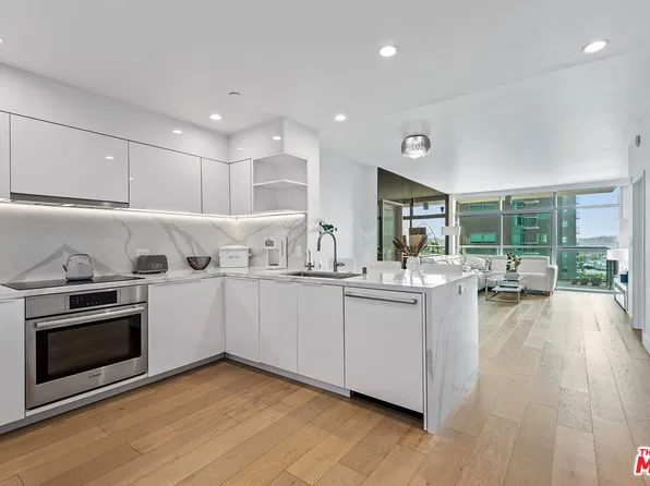 13700 Marina Pointe Dr, Marina Del Rey, CA