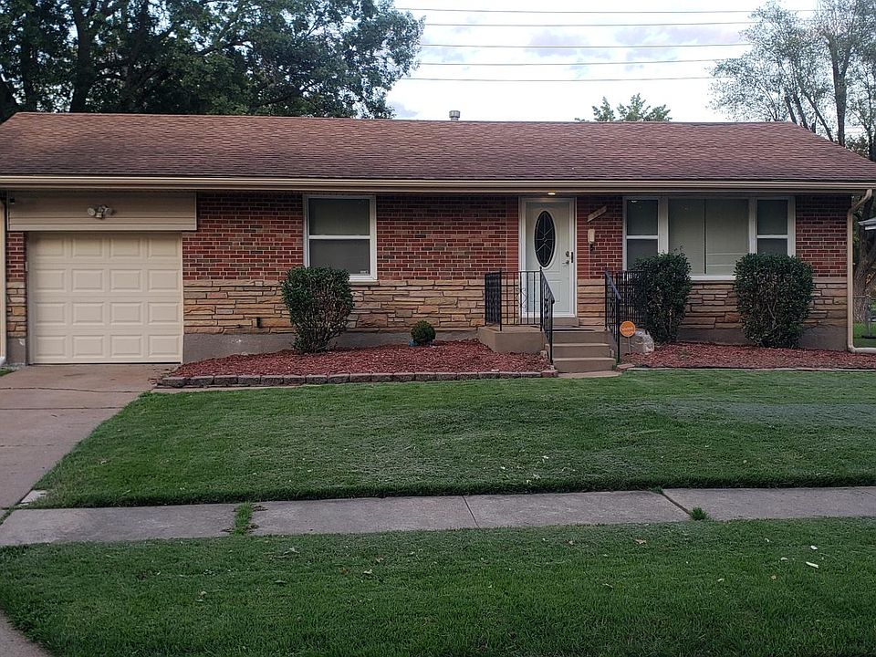 1st image of 340 Gage Dr
