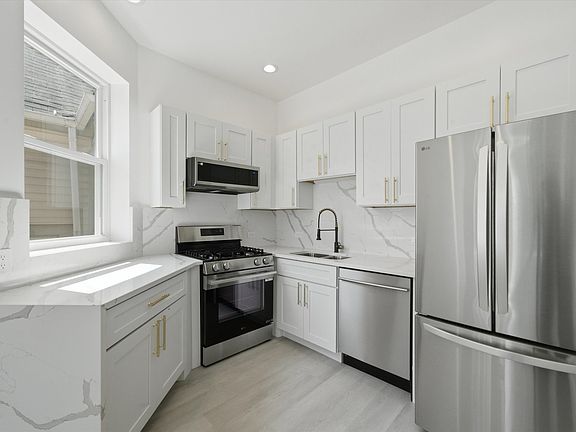 4th image of 7018 S Rhodes Ave