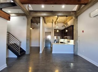 225 McWhorter St #403, Newark, NJ 07105