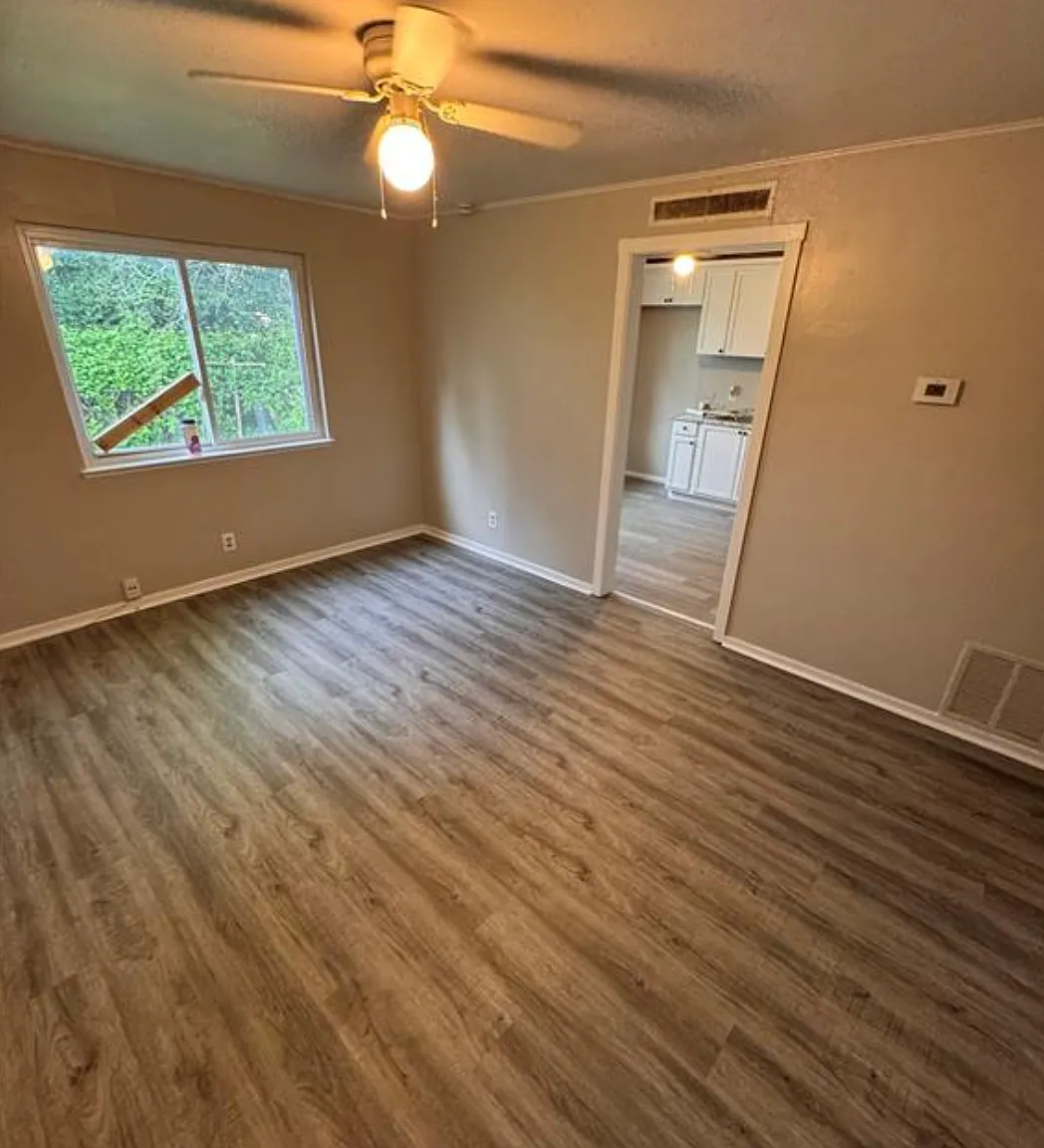 2 bed, 900 sqft, $1,150 — Photo 4