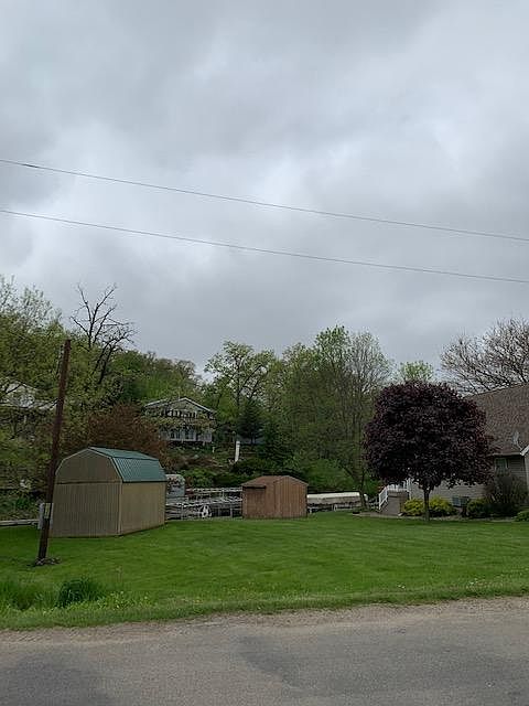 1st image of 3217 E Lakeshore Dr