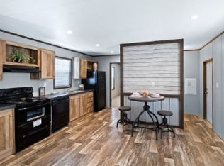 105 Park Dr, Bridge City, TX 77611