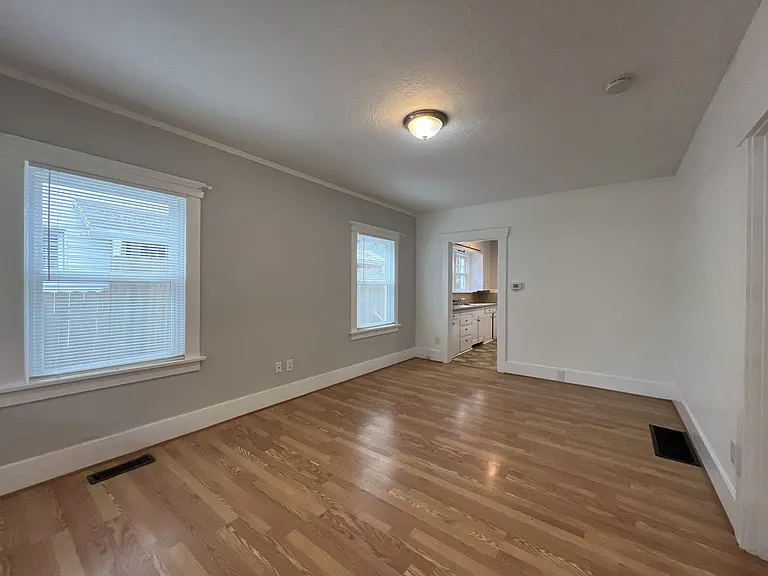 5619 NE 26th Ave — Photo 15