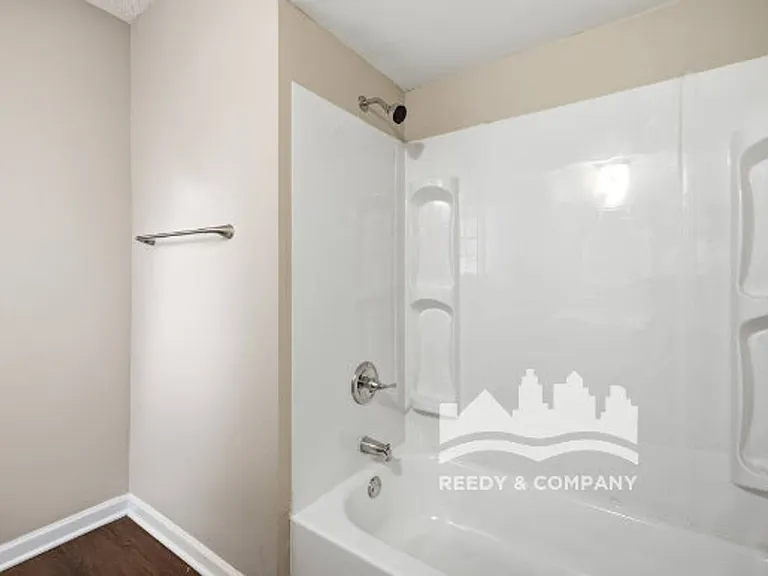 6213 Holly Park Dr — Photo 27