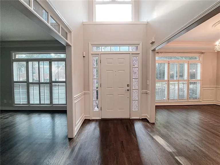 2242 Lenox Walk — Photo 3