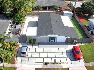1084 W 65th St, Hialeah, FL 33012